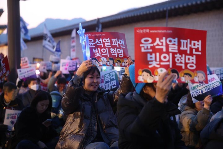 首爾街頭每天都有支持或反對尹錫悅的民眾對峙。圖/取自나눔문화《推特》