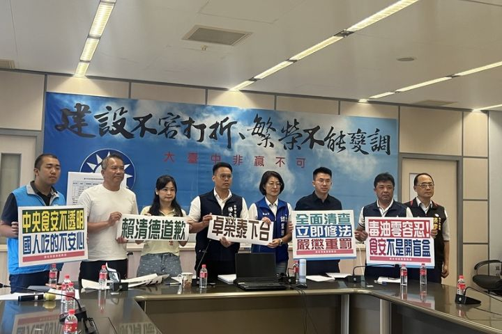 【梅花專論】綠營政治口水　危害甚於毒油