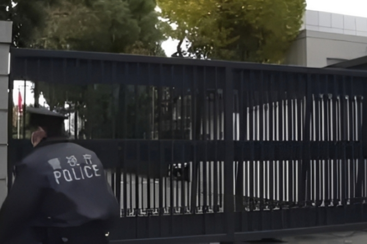 自衛隊員闖陸駐日使館求對話？陸外交部嗆：沒看過持刀與大使交談的人