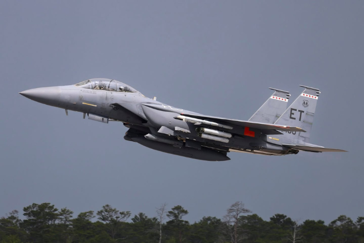 【伊朗危機】美軍F-15墜伊朗後如何救人？CSAR敵後驚險任務揭秘