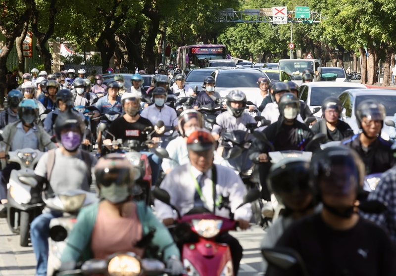 無薪假大減123家、2625人創近3月新低　企業憂「訂單能見度短」