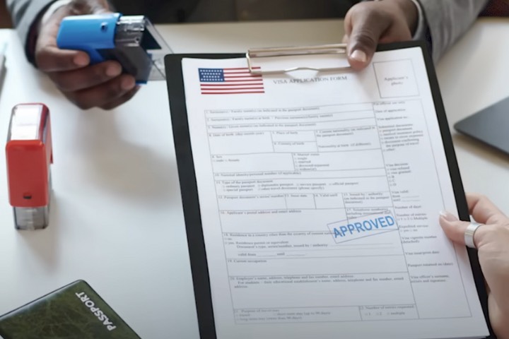 川普政府下令嚴審H-1B簽證　拒讓「打壓言論自由者」入境