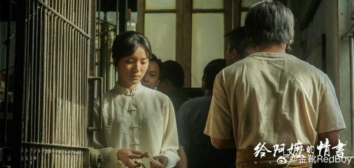  以「情義」「守望」與「母語」擊中觀眾，《給阿嬤的情書》形成罕見的高二刷率與長尾票房。圖/取自電影海報