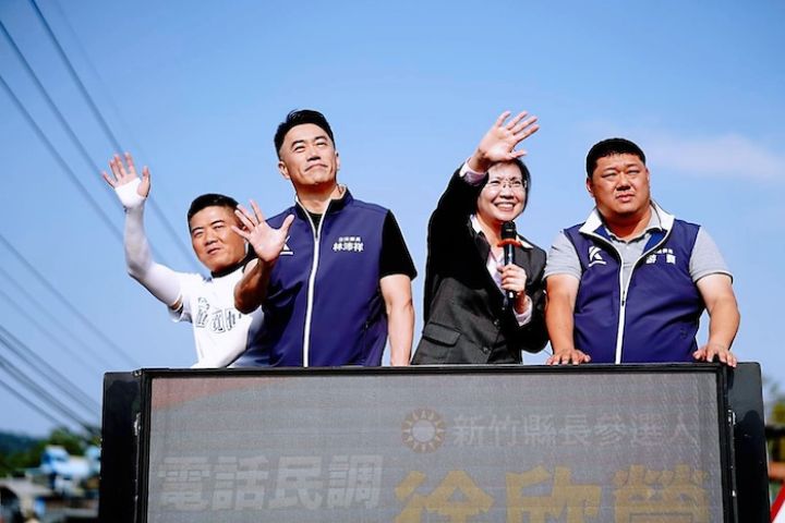 美麗島：徐欣瑩民調大幅領先10個百分點！對決綠營也占上風