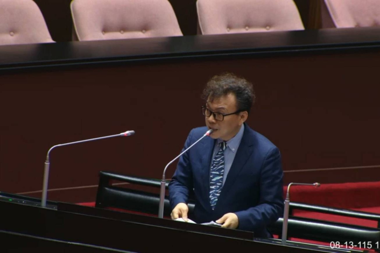 府稱國會把預算當政治工具　鄭正鈐質疑：法律可以不副署、國務機要費卻不能刪？