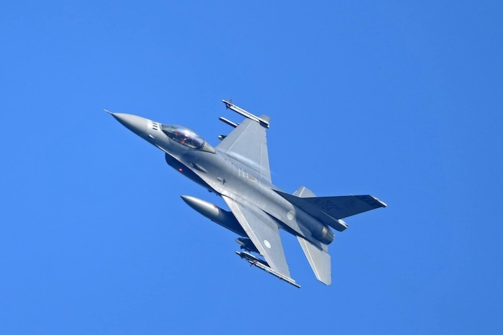 F-16V飛官台東訓練驚現昏迷　高G力風險受關注　空軍將檢討訓練流程