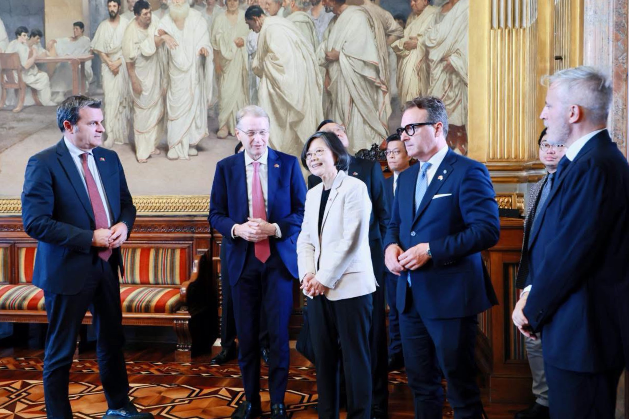 蔡英文進義大利參議院　獲副議長親自接待 