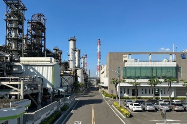 石化「慘」業又傳大裁撤　邱于軒：多家傳優退裁員　高市啟動勞檢