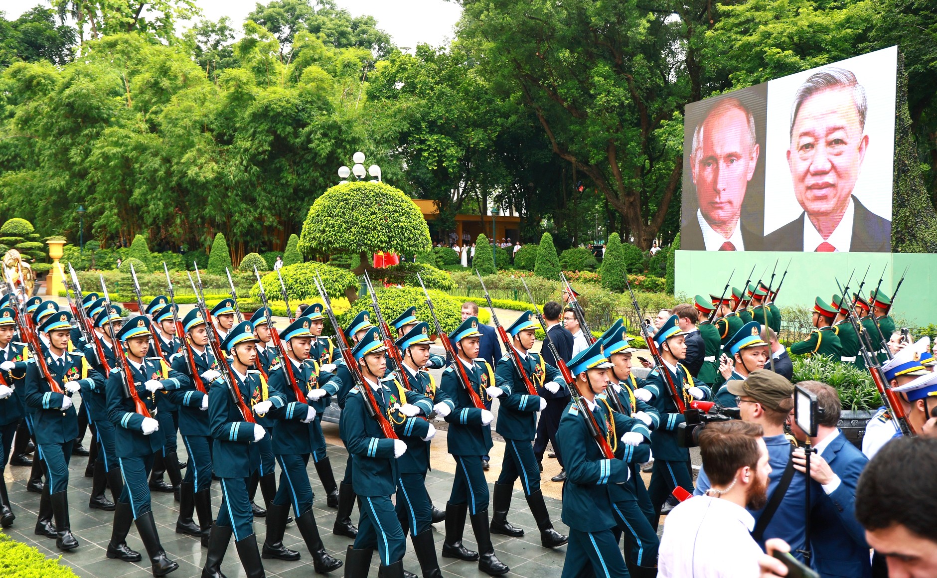 越方舉辦盛大歡迎儀式。圖/取自俄羅斯總統官方網站