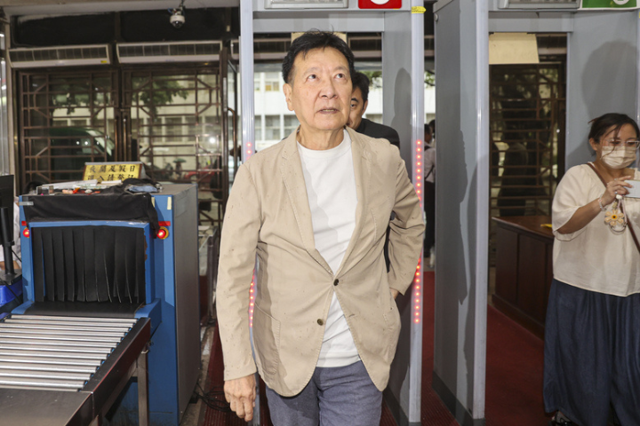 陳揮文被離職、歷史哥丟主持　邱毅指控趙少康控介入強關兩節目