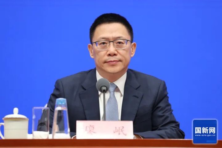 大陸財政部副部長廖岷13日在國新辦公室記者會宣布，對個人消費貸款實施貼息。圖/取自國新網