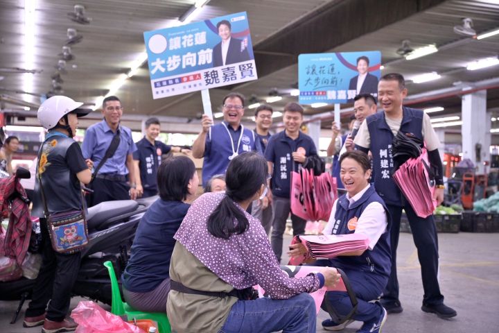 魏嘉賢表示，自己過去擔任花蓮市長，累積市場環境改善、攤商溝通及地方行銷的實務經驗。圖/魏嘉賢辦公室提供