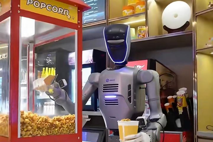 機器人單日可連續運作14小時，獨立完成超過1,000杯爆米花的製作與銷售。圖/取自財聯社影片