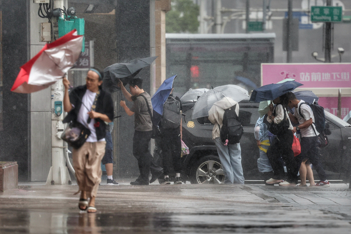 三颱鼎立中南部天氣不穩定　午後雙北、北部山區留意大雨