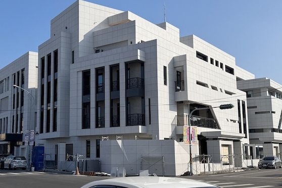 謝典霖開箱自家豪宅惹議！謝衣鳯表明參選縣長立場未變