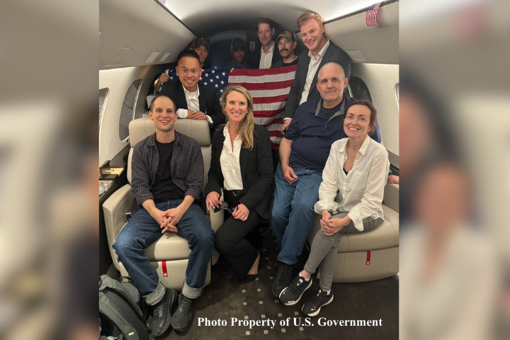 美俄冷戰後最大規模換囚 《華爾街日報》記者獲釋