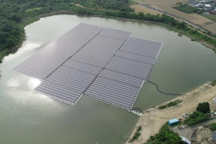 烏山頭水庫光電板被爆「陸製又受損」　江明宗批：星曄綠能還阻擋空拍