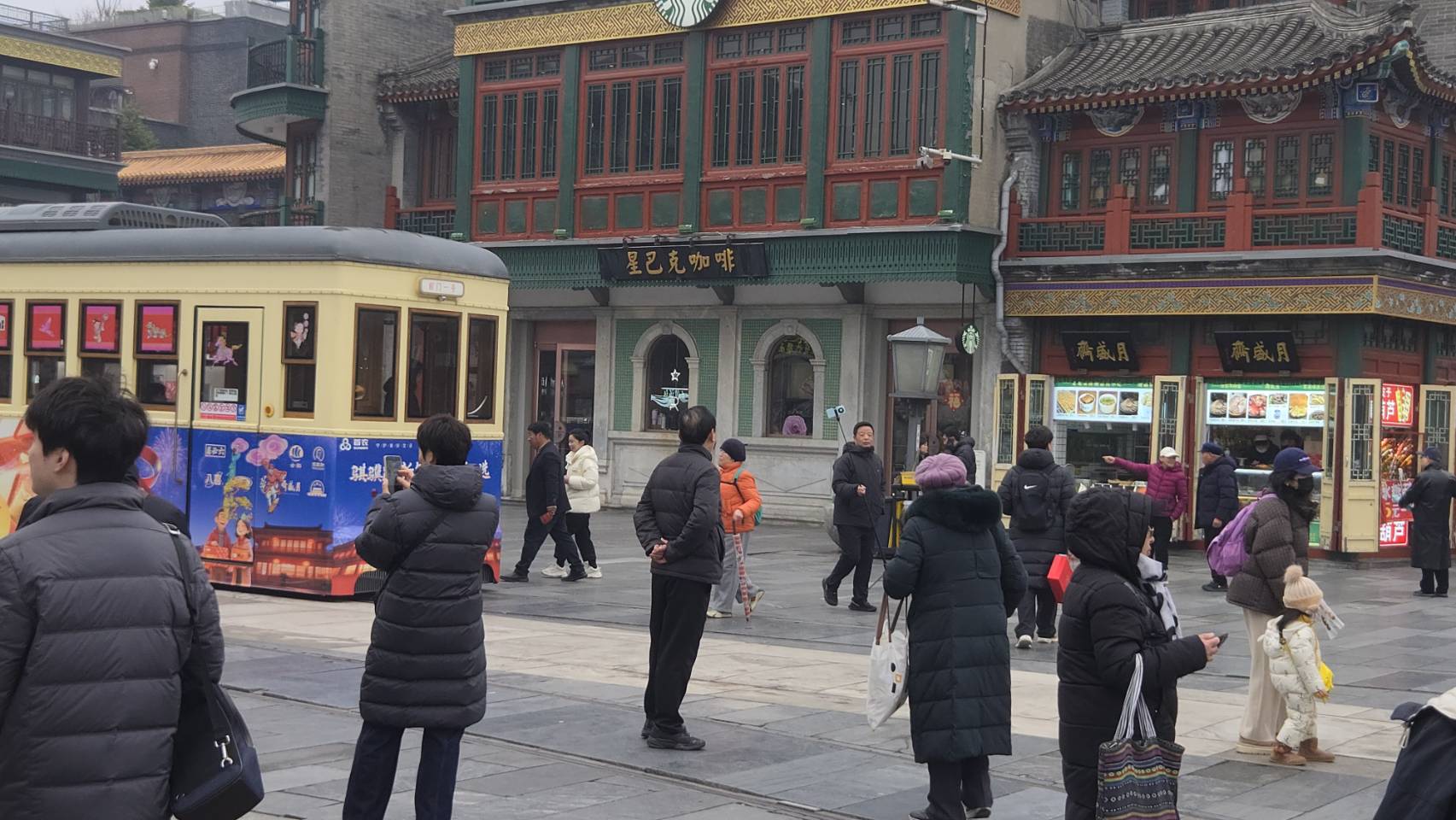 3月2日，熱鬧的前門大街比平日冷清。圖/記者宋秉忠攝