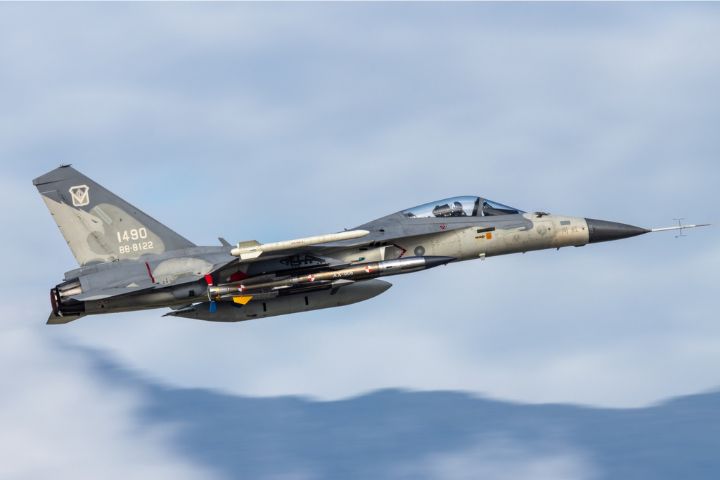 空射「雄鷙飛彈」試射成功　中長程攻艦嚇阻能力多道手段