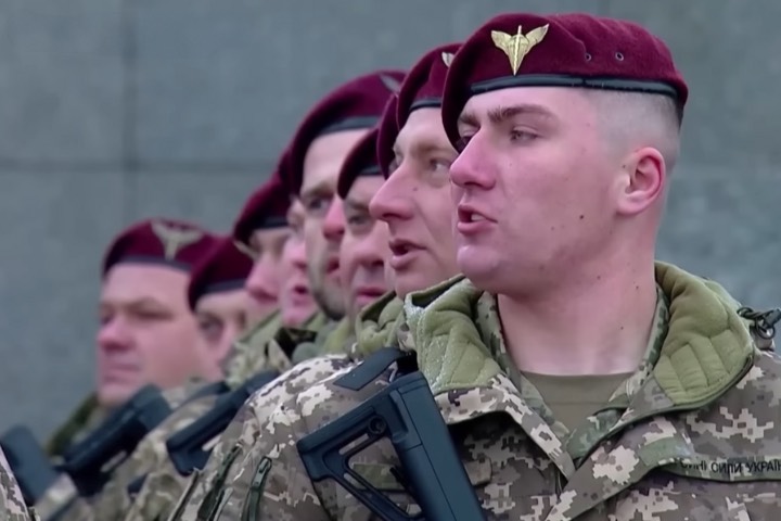 年輕男性外逃歐洲創新高  烏克蘭市長警告：徵兵陷入困境