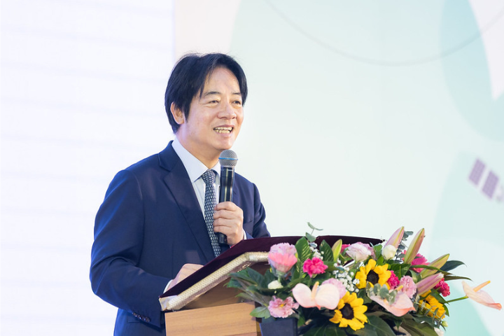 出席屏科半導體專區動土　賴清德笑看雷雨：下成這樣台灣怎可能缺水