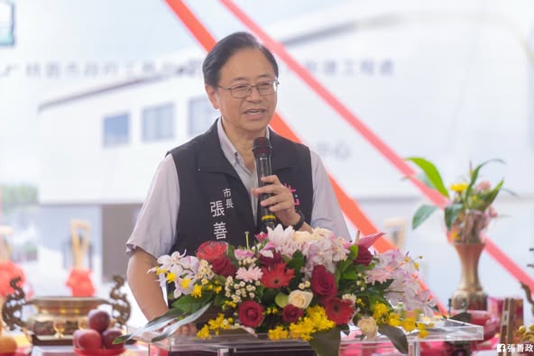 「理工男」張善政予人紮實、踏實的感覺，他說，「市民的信任，我們以建設回報」。市長獲民眾信任，也是六立委挺過罷免的潛在因素之一。圖／取自張善政臉書