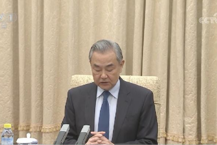 【伊朗危機】王毅警告美勿動武升級！伊朗控美「談判中開戰」　中方連線三國外長籲止戰