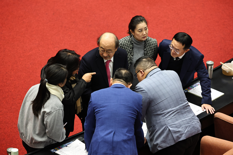 【梅花評論】民進黨製造紅色恐慌    發動民主內戰