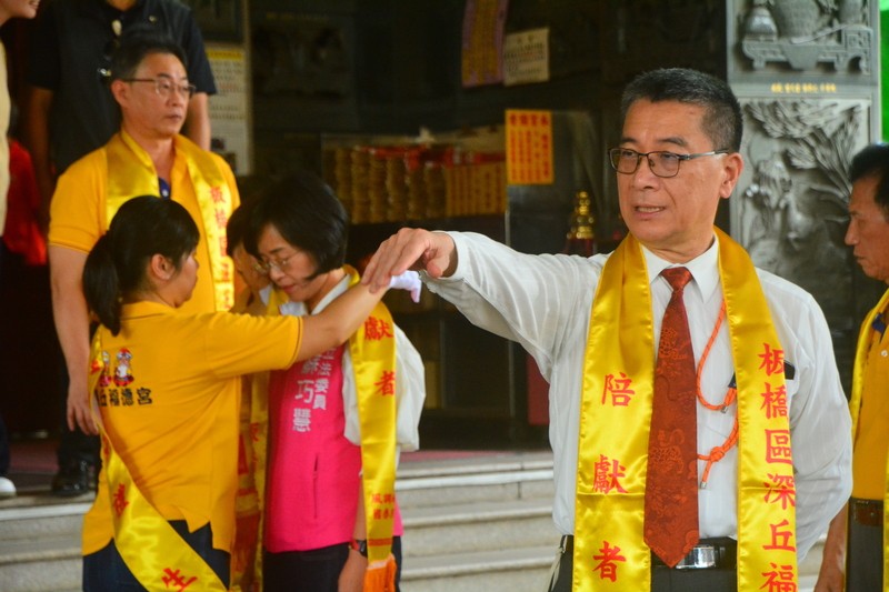 徐國勇稱「蔣介石聽命麥帥接收台灣」 吳昆財怒批：以為大家都想當美國奴才？