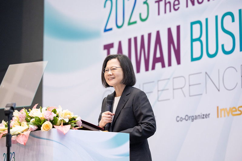 蔡總統出席「2023年台灣全球招商論壇」，強調台灣是安全的投資地點。圖／取自總統府官網