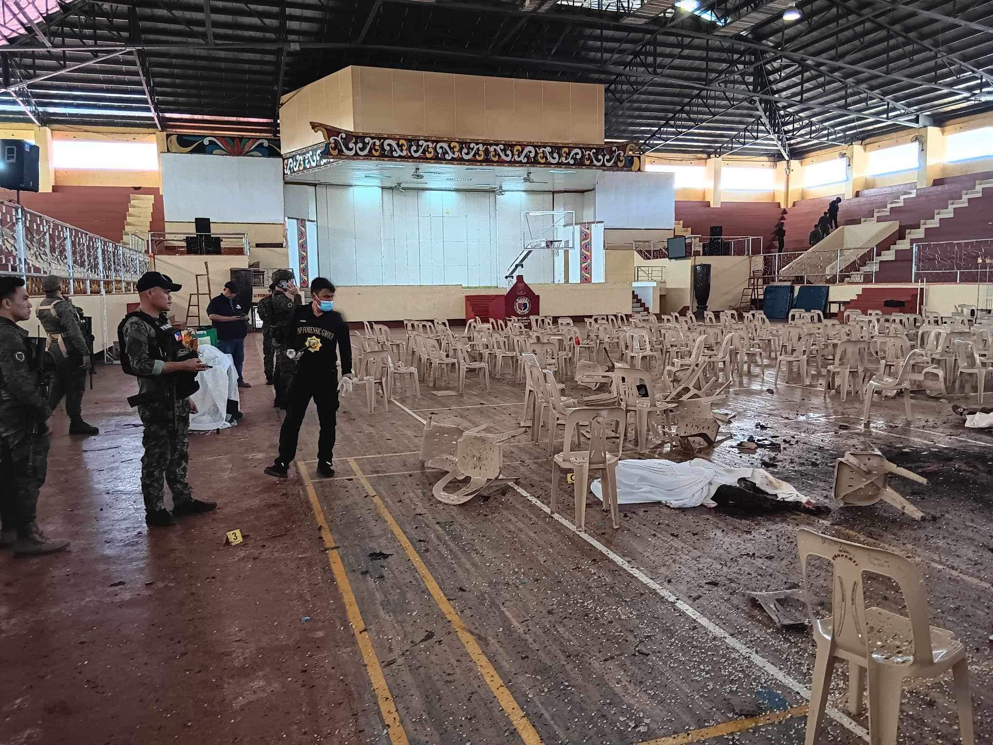 彌撒中發生爆炸，現場一片狼藉。圖/取自Lanao del Sur臉書官方粉專