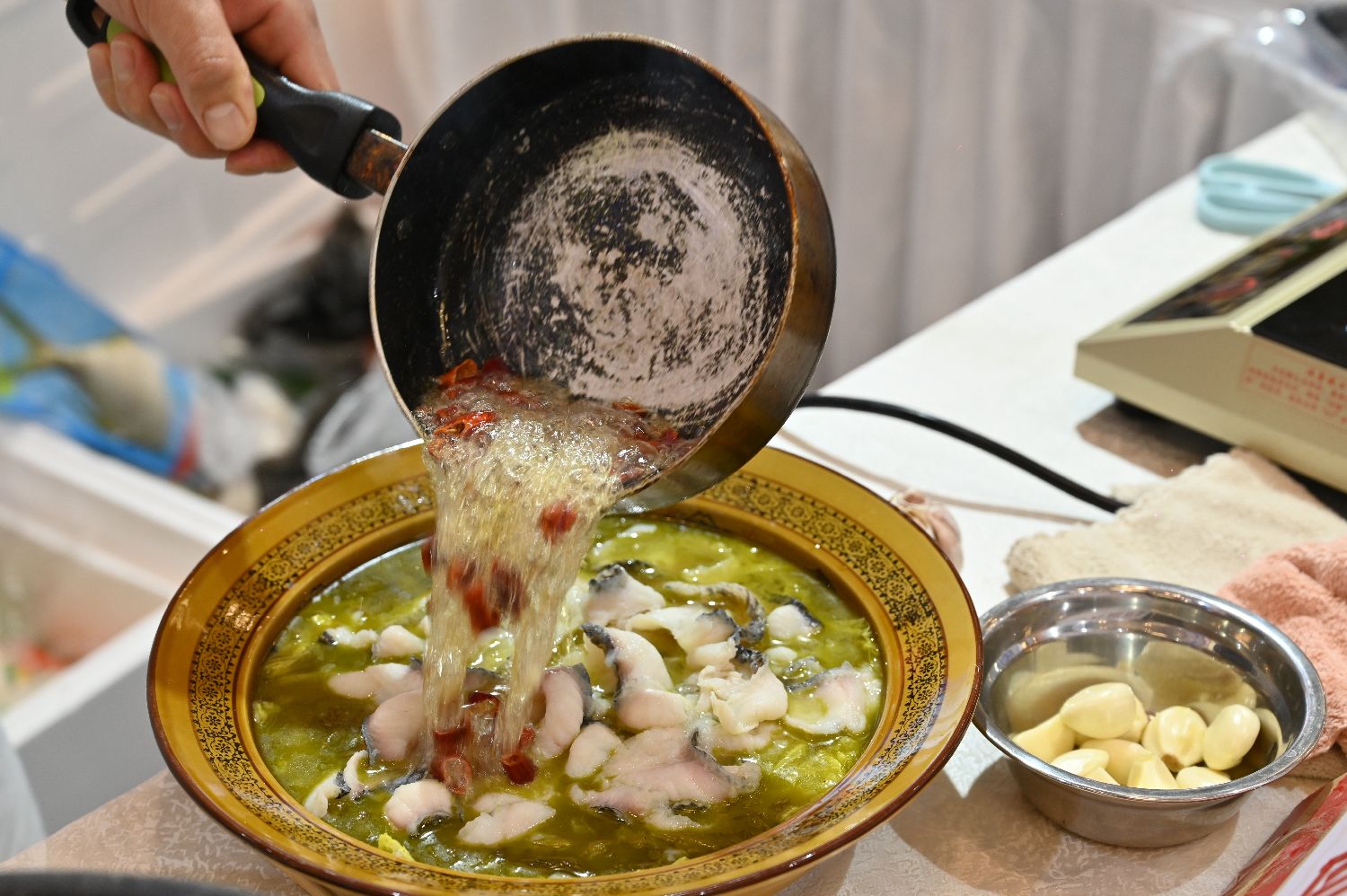 近年來，酸菜魚成為台灣人的美食名單之一。圖／取自中新社