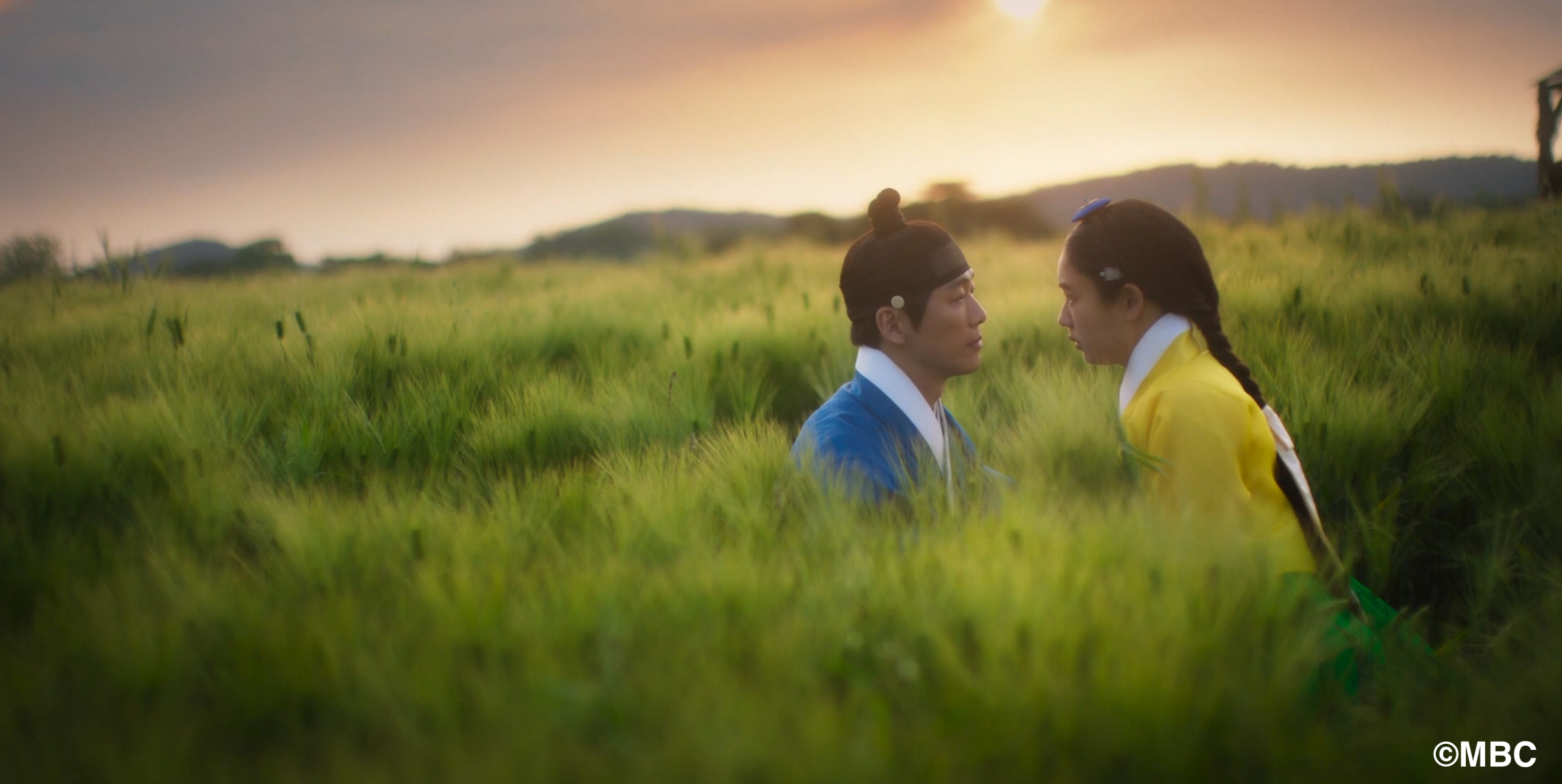 《戀人》是2023韓劇排行冠軍，由南宮珉（左）、安恩真主演。圖/翻攝自HamiVideo韓劇《戀人》