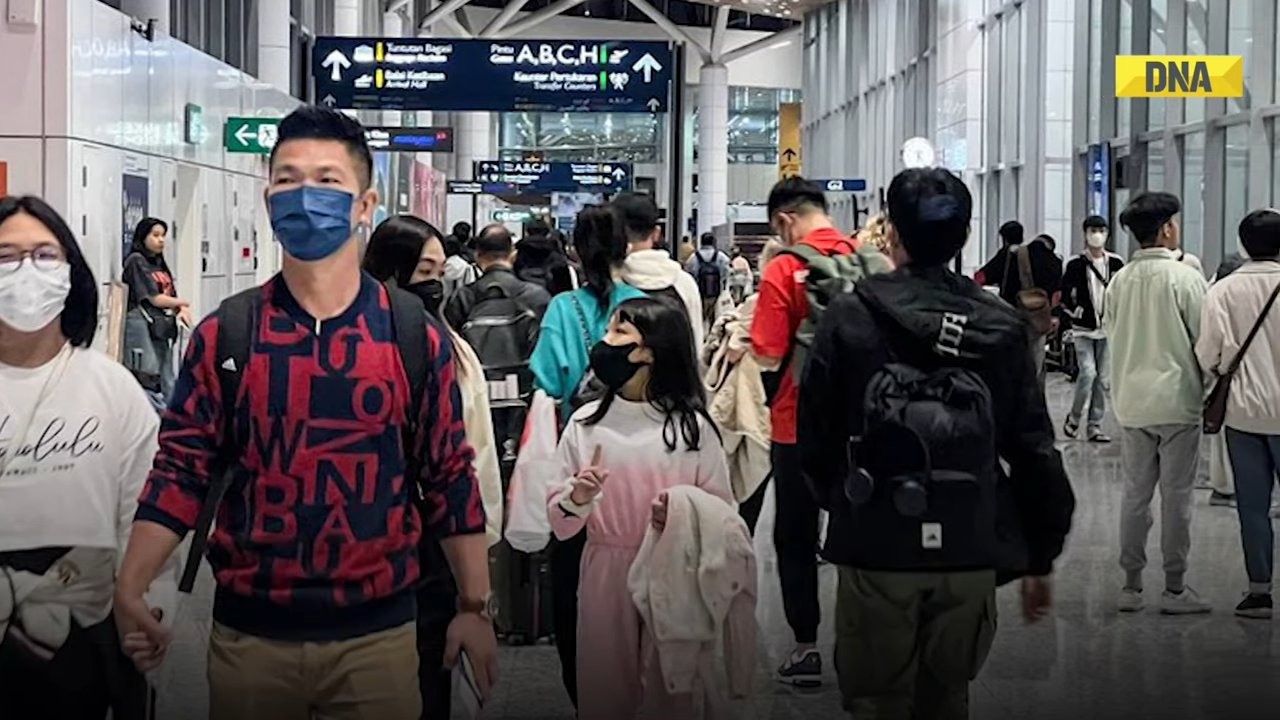 新加坡呼籲國際旅客配戴口罩。圖/取自DNA官方《YouTube》頻道