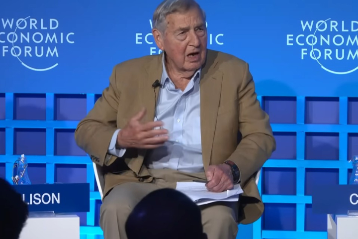 艾利森指出，川普並非一味退讓，只有在面對「石牆般的對手」、或是能夠造成對等傷害的國家時，才會調整策略。圖/翻攝自 World Economic Forum