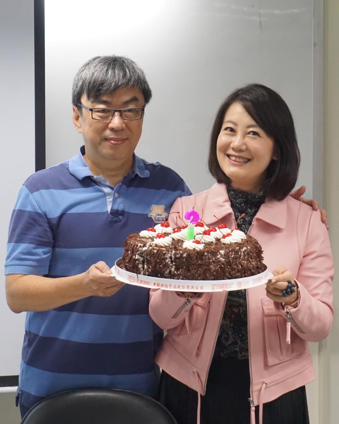 同是新潮流系的段宜康(左)與吳思瑤都表示,民進黨在台北市長選戰中一定會推出最強人選。圖/取自吳思瑤臉書