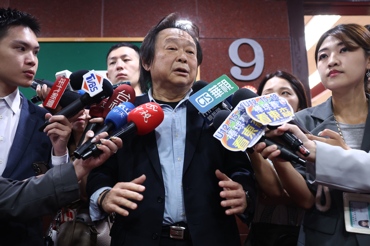 民進黨立委王世堅透露，他一天接到七、八十通抗議電話。圖/中央社
