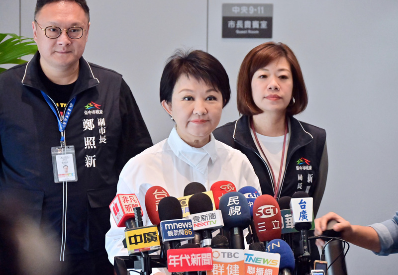 台中市長盧秀燕率領市府團隊前往新加坡進行為期三天的訪問前表示，該見的、該談的都會進行。圖/中央社
