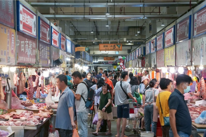 教育部、國防部搶宣傳吃豬肉挨批「大內宣」　留言區炸鍋