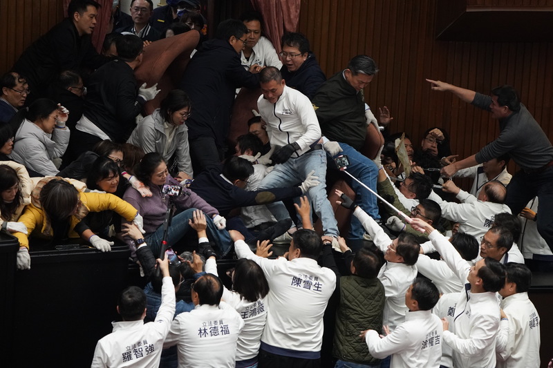 【梅花專論】《選罷法》合理修正才是民主的真諦