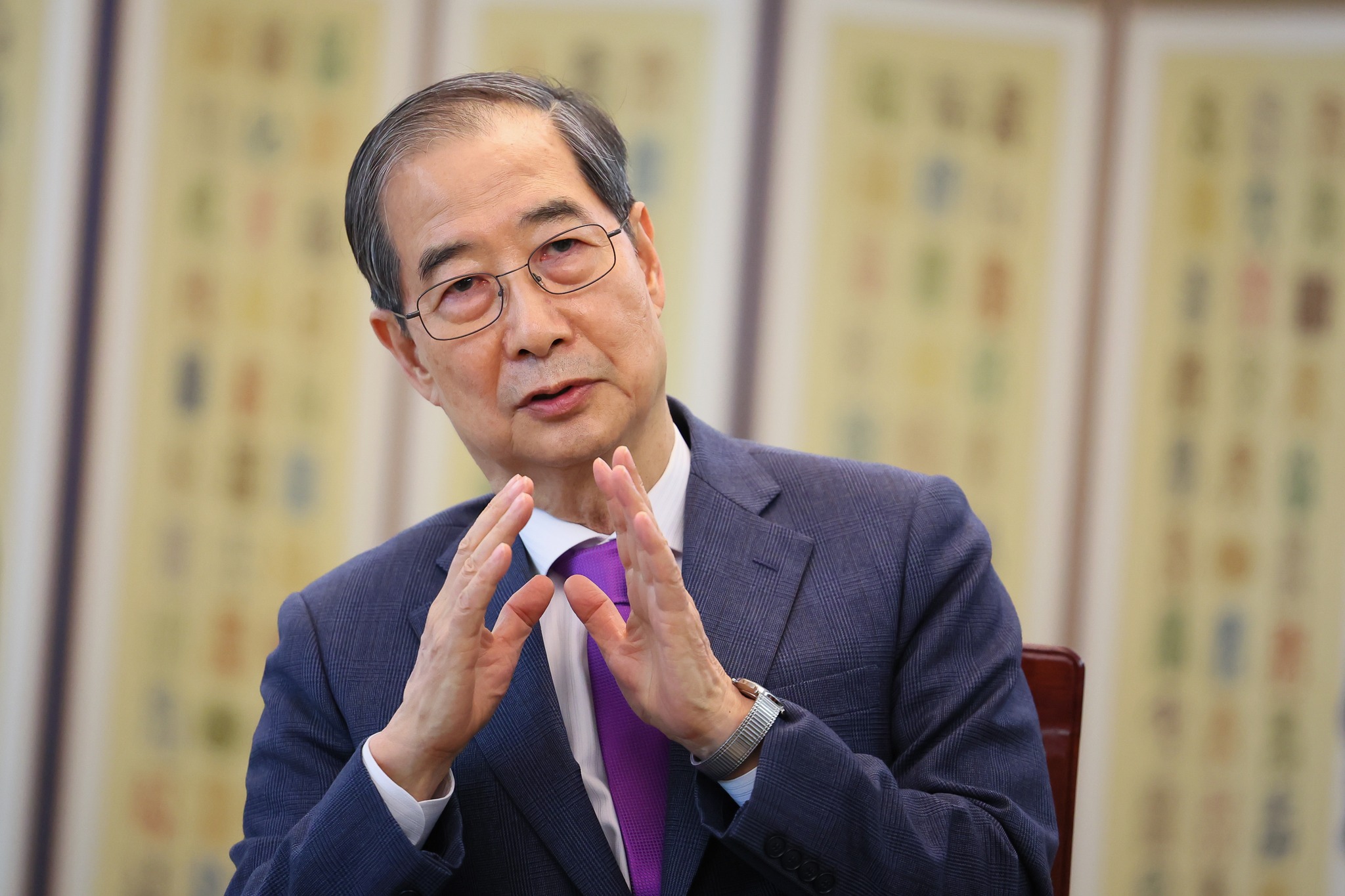 剛辭卸韓國代總統準備參選的韓悳洙說，韓高度依賴美安全保障，但若台海一旦生事，韓必然考慮與北京的經貿關係，因此，盟友對美國領導力的信心動搖，從二加劇台海動盪。圖／取自대한민국 국무조정실·국무총리비서실 FB