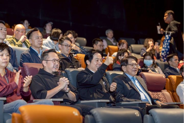 賴清德看《大濛》　談到TWICE演出：台灣人有閒有錢看演唱會