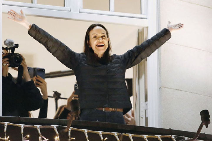 和平獎得主馬查朵潛藏數月後首露面　誓言將獎項帶回委內瑞拉