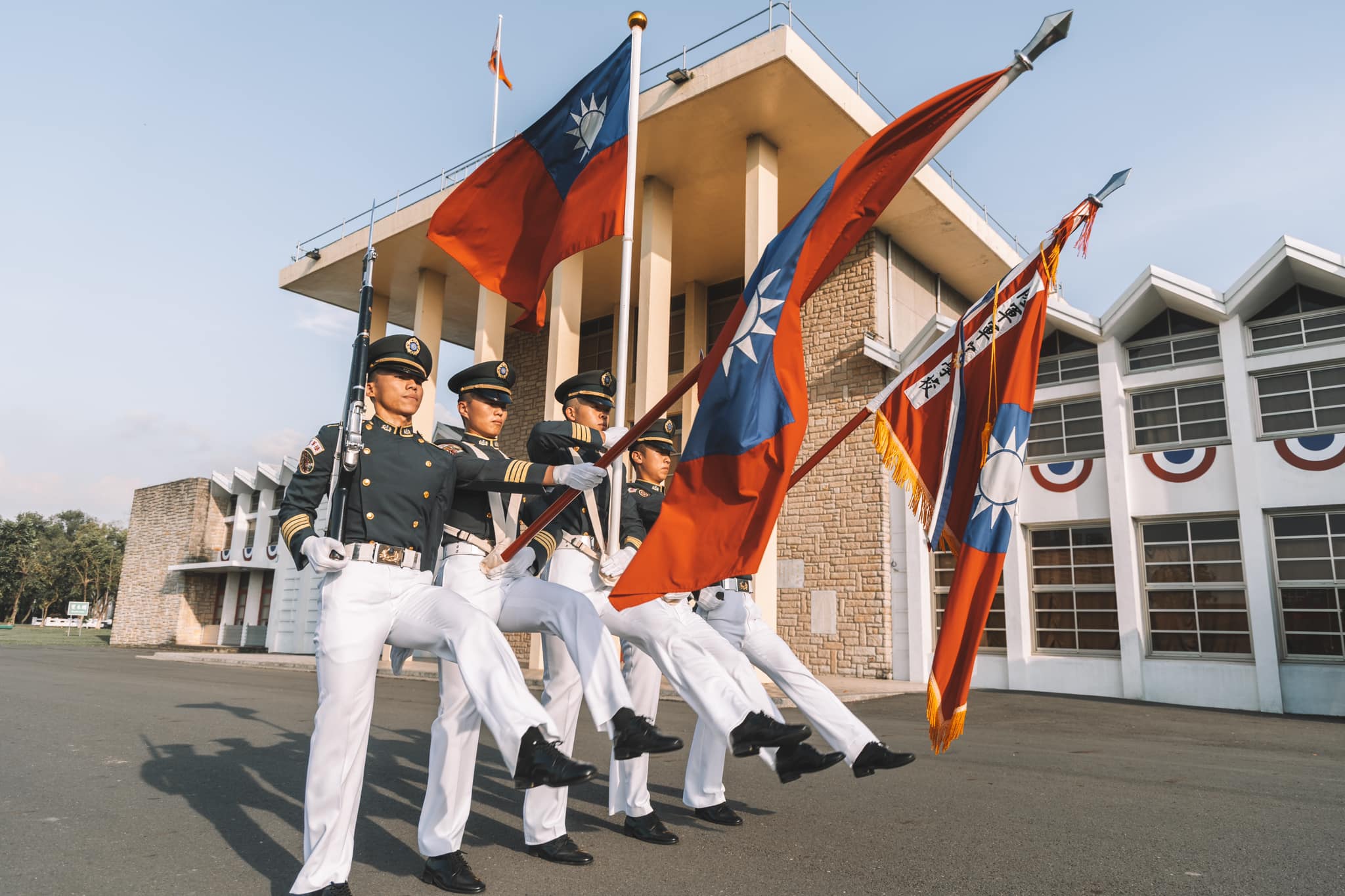 陸軍官校踢正步，顧立雄一聲令下未來將成絕響。圖/取自陸軍官校