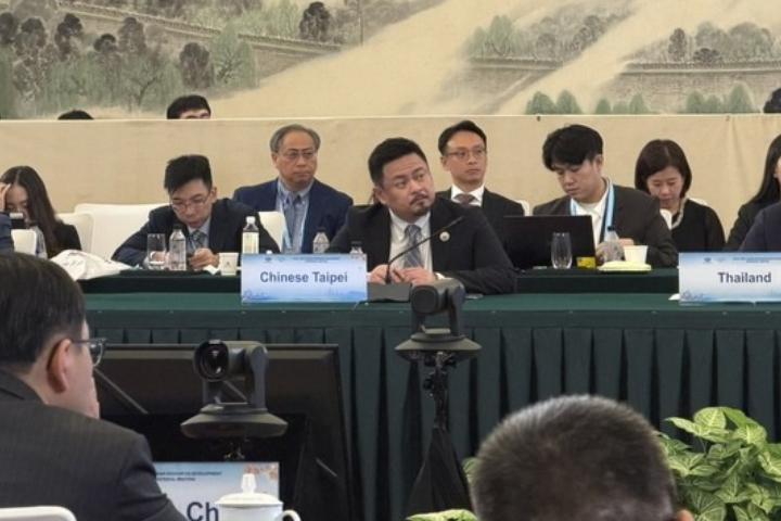 曾提兩國論！洪申翰赴陸「桌牌被標Chinese Taipei」　網酸爆：軟骨頭