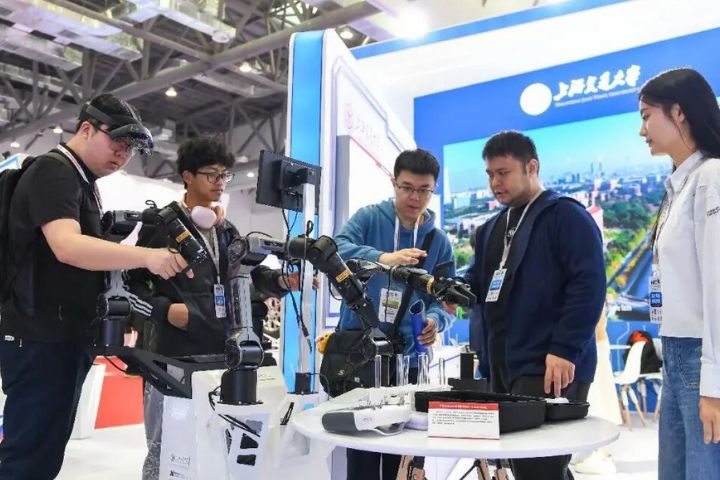 【梅花專論】解讀中國「十五五規劃」：經濟轉型的關鍵五年