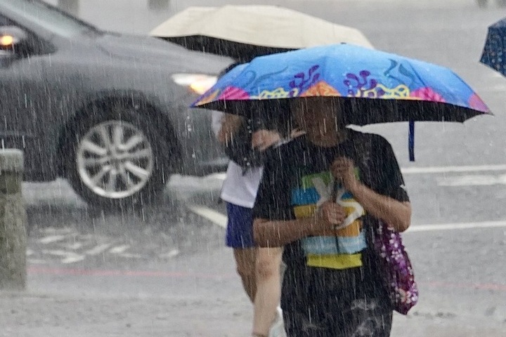 薇帕颱風外圍環流影響各地有雨　東半部留意豪雨