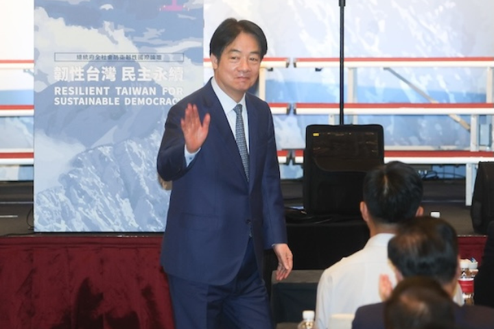 賴清德兩岸政策民調雪崩 63%不滿、88%盼溝通不斷