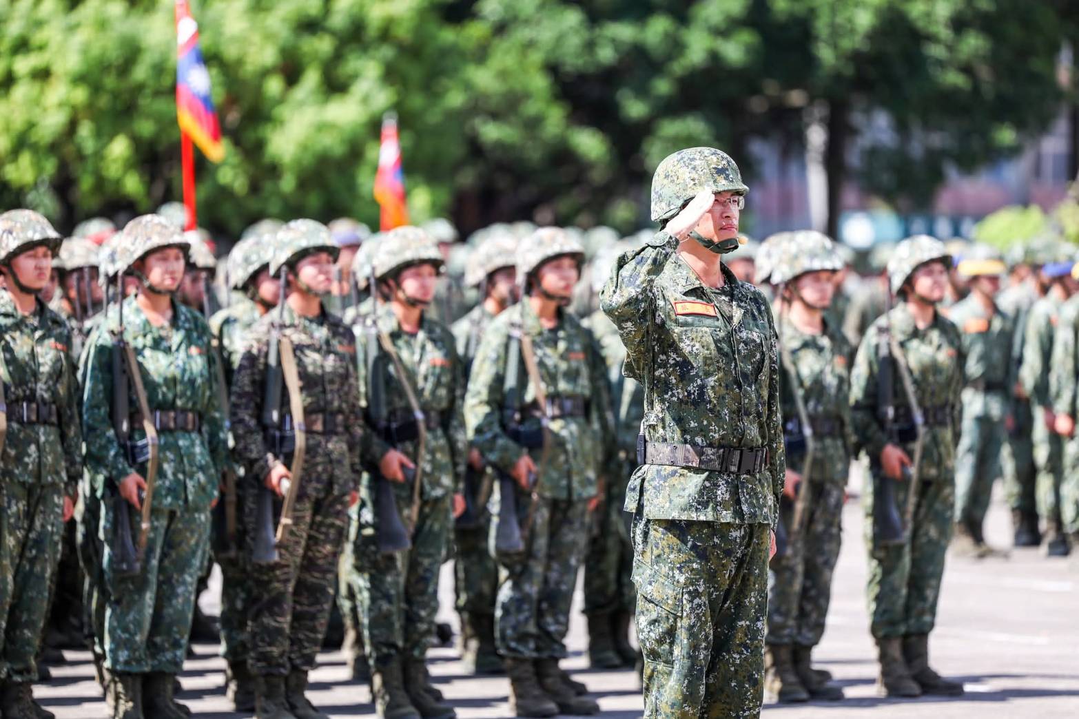 再不生中共就躺著接收台灣　沈富雄選總統政見：一胎一百萬列入國防預算