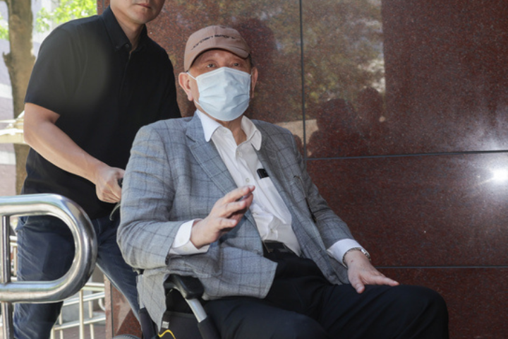 全面開戰檢方  沈慶京爆林俊言「恐嚇利誘」逼咬柯文哲 病中羈押也不屈服